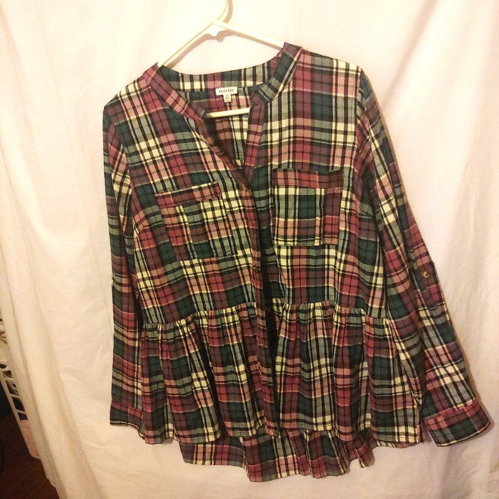 "Chic and Flirtatious: En Creme Flannel Shirt with Skirt-like Hem"